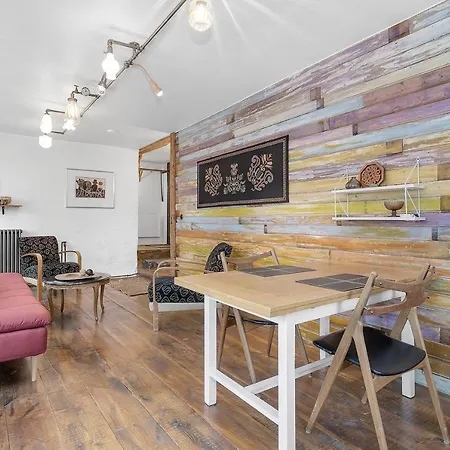 Rustic Retreat In The Center Of Reykjavik Apartment Exterior photo