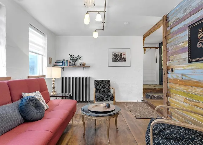 Rustic Retreat In The Center Of Reykjavik