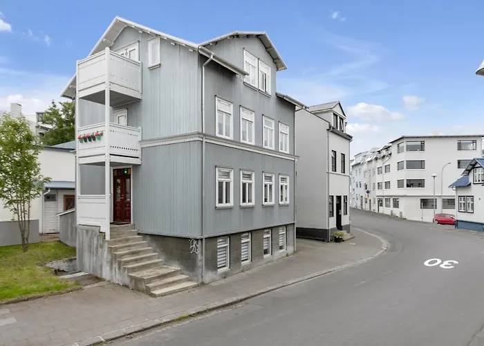 Rustic Retreat In The Center Of Reykjavik